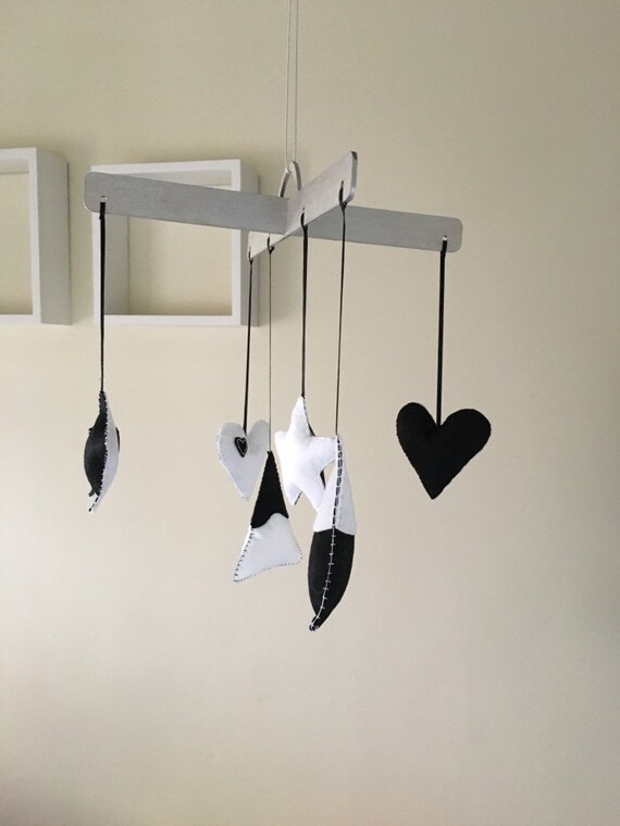 monochrome cot mobile