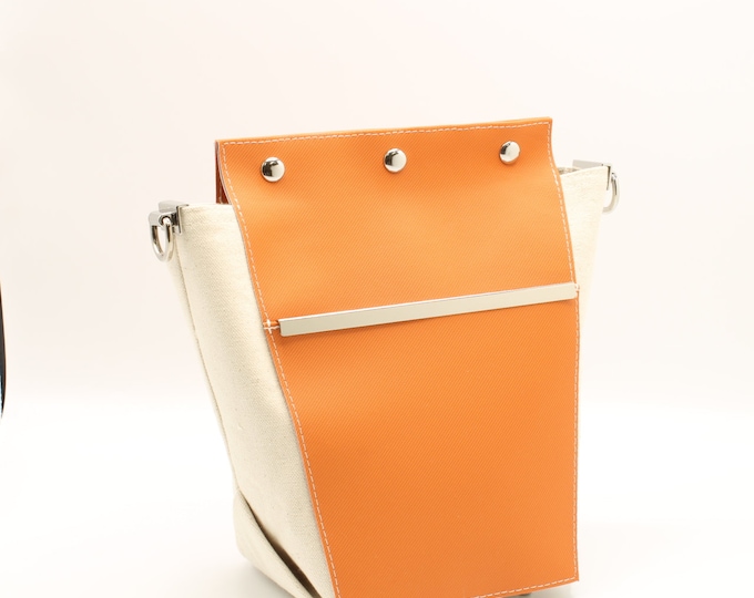 4 Pocket Bucket Crossbody