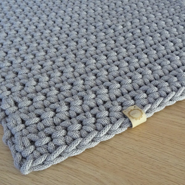 Tapis de passage au crochet, tapis carré fait main, tapis de salle de bain, tapis lavable rectangle, tapis au crochet gris, décoration de chambre pour tout-petit, tapis moderne, tapis en coton