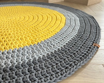 Tapis rond confortable en coton jaune et gris - Prêt à expédier, parfait nouveau cadeau pour un appartement