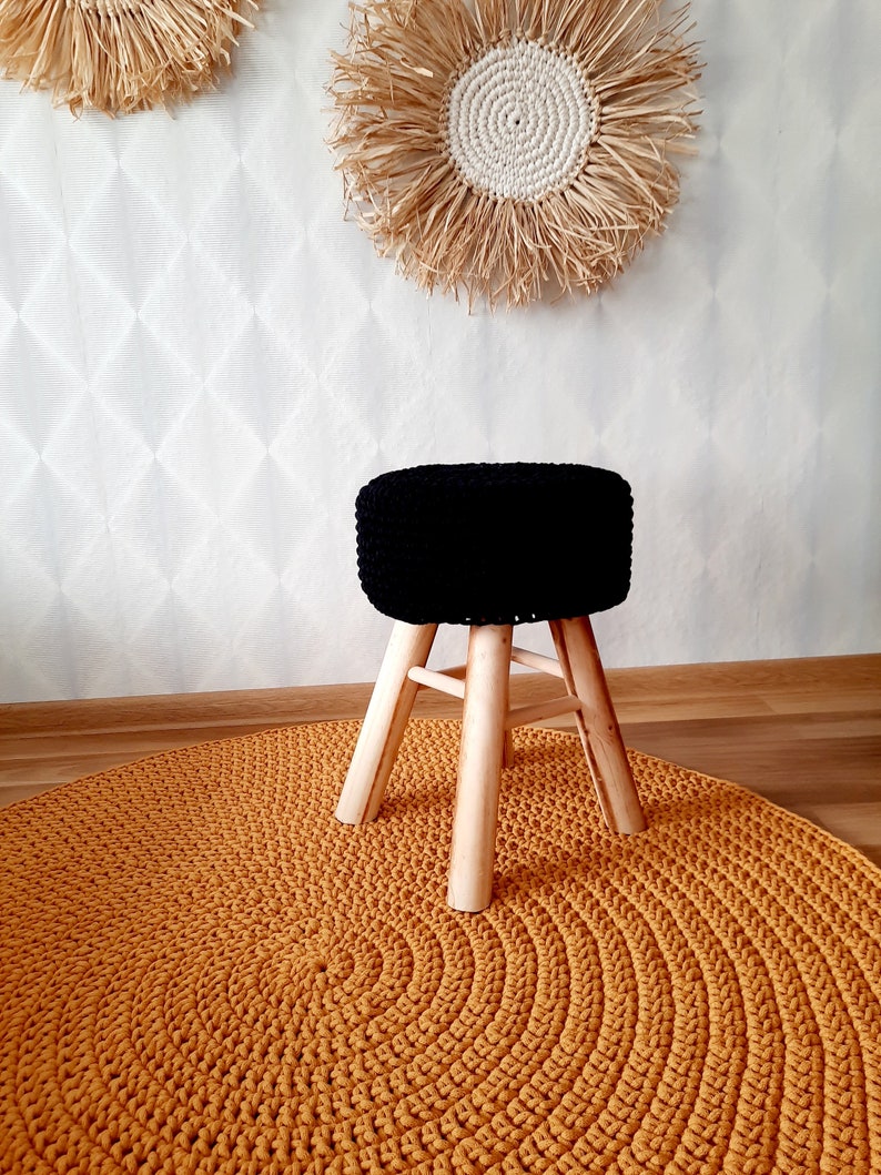 Round Stool Wooden Cover Crocheted in Various Colors Washable Handmade imagen 6