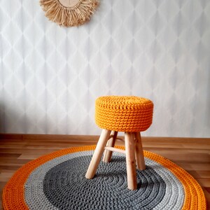 Round Stool Wooden Cover Crocheted in Various Colors Washable Handmade imagen 5