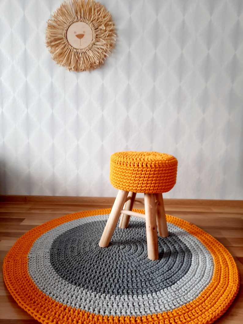 Round Stool Wooden Cover Crocheted in Various Colors Washable Handmade imagen 5