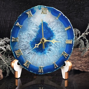 Natural Agate Crystal Stone Clock /Desk Clock Roman Numeral Blue