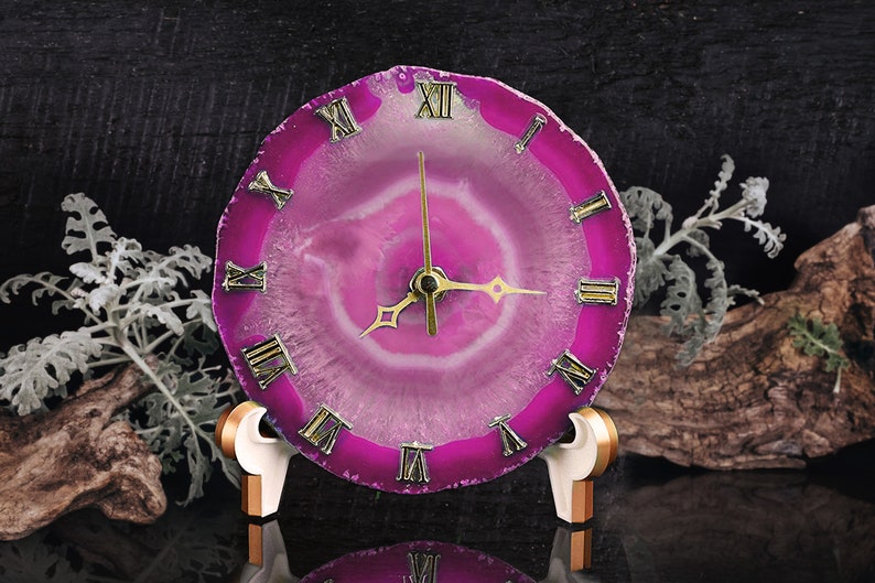 Natural Agate Crystal Stone Clock /Desk Clock Roman Numeral Pink