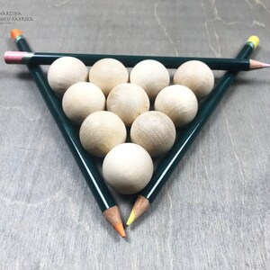 Unfinished wood beads for crafting, Pine wood blank balls, Round balls for pet, Diameter 25mm or 19mm, With or without hole, Wood craft