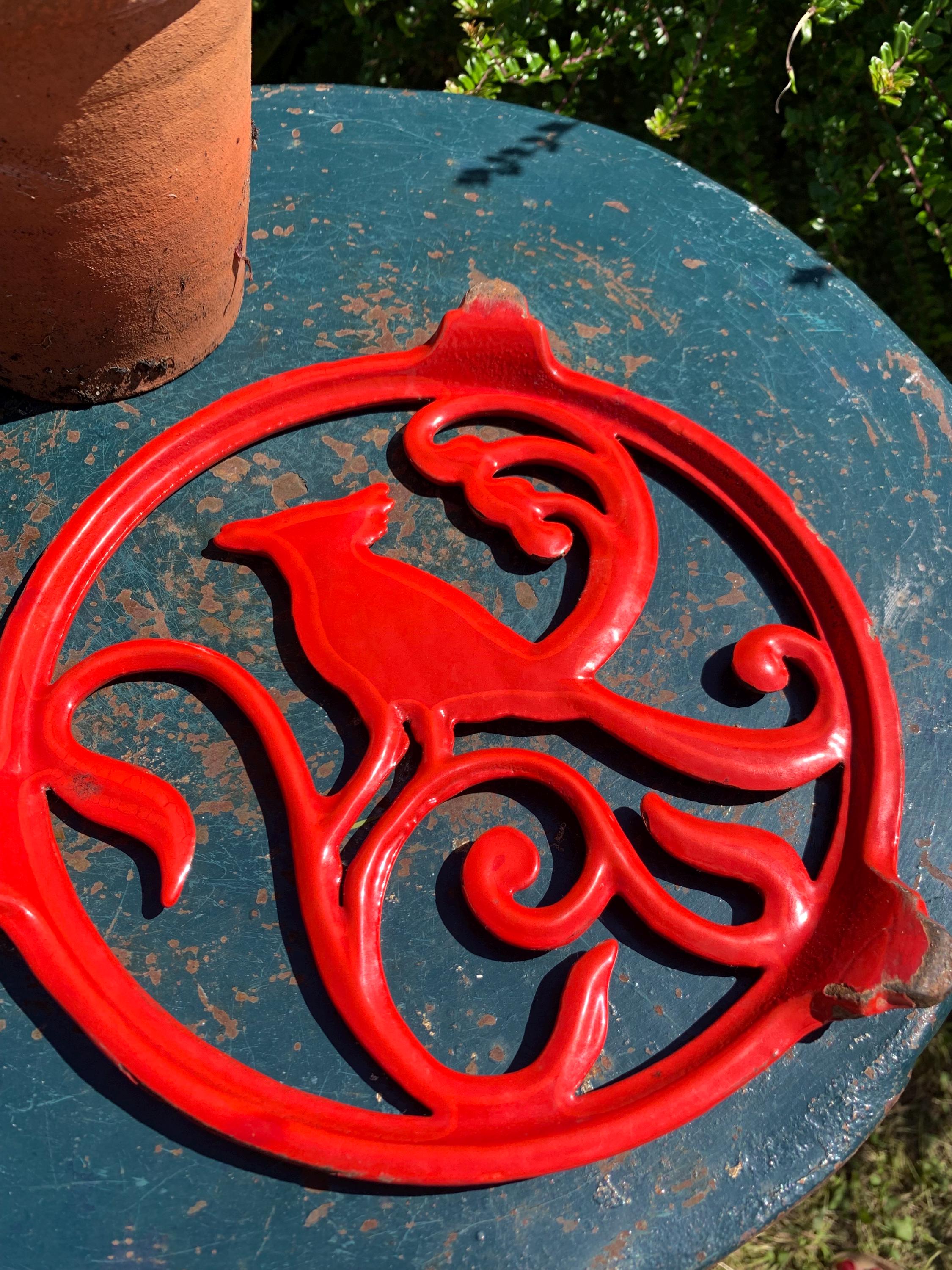 Dessous de plat en fonte Émaillée Rouge vintage - Arts de la table