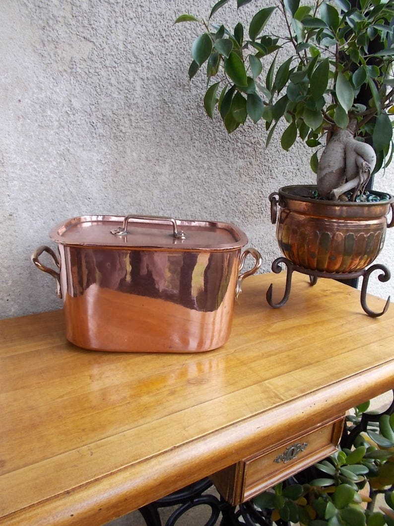 who is thomas rhett dating