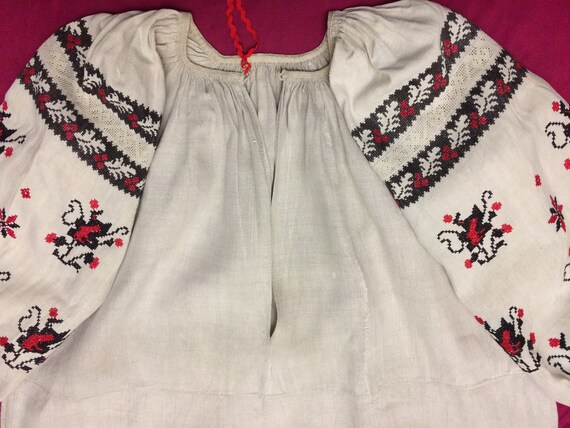 24 Antique embroidery Ukraine Traditional Ukrainia