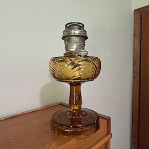 Vintage Aladdin Washington Drape Oil Lamp Plain Stem 1940-1941 Boudoir Style B-55 Antique Oil Lamp Vintage Oil Lamp Goldish Amber Glass