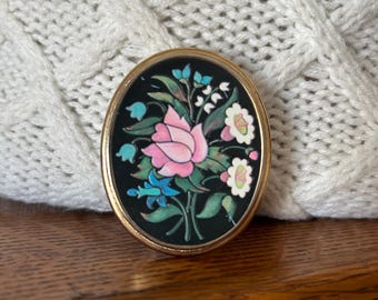 Vintage Avon Florentine Flower Pendant Vintage Gold Tone Floral Pendant Pink Floral Enamel Floral Pendant Vintage Jewelry Floral Bouquet