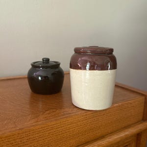 Vintage Stoneware Crock Bean Pot Mustard Pot Vintage Crock Two Toned Crock Farmhouse Decor Primitive Decor Mini Mustard Crock Lidded Crock