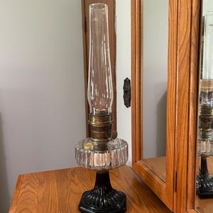 1935- 1936 Aladdin Corinthian Oil Lamp Style B-104 Clear Font Black Foot Nu-Type Model B Boudoir Antique Oil Lamp Vintage Aladdin Oil Lamp