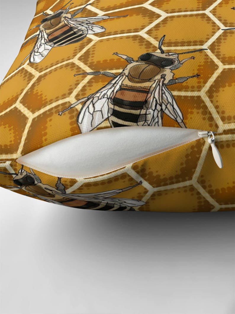 Wp Relais Handmade Honey Bee Cushion Wrogg0585wrelais Ylgr