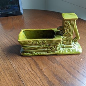 Vintage Shawnee USA Planter Water Pump with Trough 716 Green Ivy