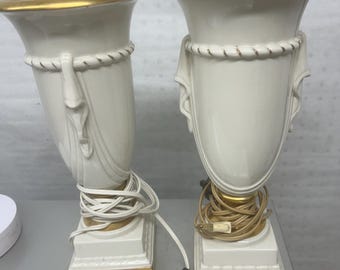 Vintage gouden rand urn stijl keramische boudoir mantellampen MCM halverwege de eeuw