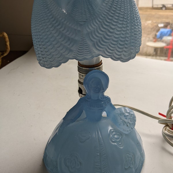 Vintage LE Smith Blue Glass Victorian Lady Southern Belle Boudoir Lamp