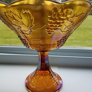 Vintage carnival glass fruit bowl