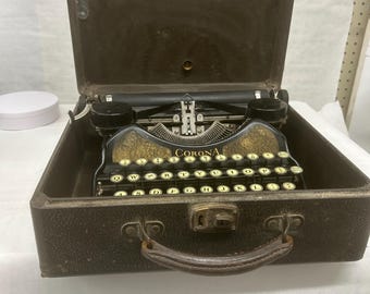 Antica macchina da scrivere Corona Four del 1924 con custodia originale