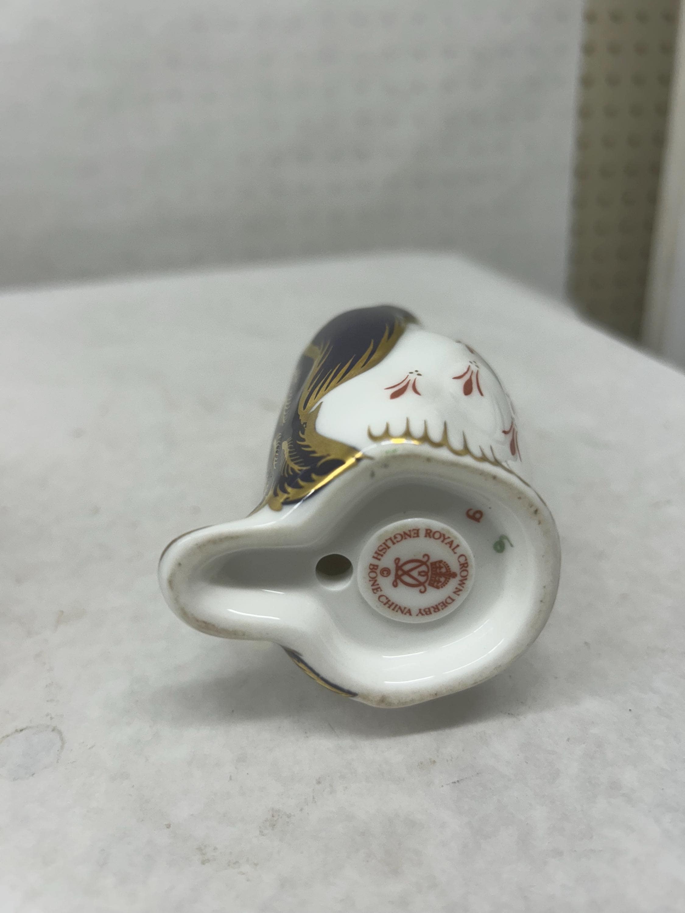 英国　ロイヤルクラウンダービー　陶器製 鳥の置物 金色 手描き模様 英国 ロイヤルクラウンダービー 陶器製 鳥の置物 金色 手描き模様