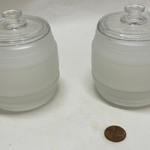 Seltene Kruger Glass Co. Germany Deckeldosen Baby? 9 cm Durchmesser x 7 cm Durchmesser