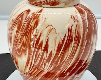 Vintage Alaskan/Dakota Clay Ginger Jar w/Lid 6" T by 4.5" W