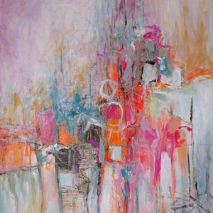 Op de afbeelding: Abstract schilderij met een mix van roze, oranje, rode en blauwe tinten. Het schilderij heeft een gelaagde en textuurrijke uitstraling, met zichtbare penseelstreken. De handtekening van de kunstenaar staat in de rechterbenedenhoek.