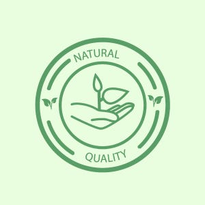 Op de afbeelding: Groen cirkelvormig logo met de woorden "NATUURLIJKE KWALITEIT" en een hand die een kleine plant met bladeren vasthoudt.