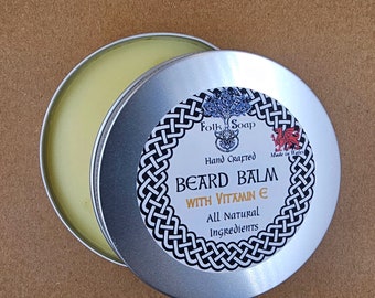 Baume à barbe pour hommes, conditionnement entièrement naturel au bois de santal et au patchouli