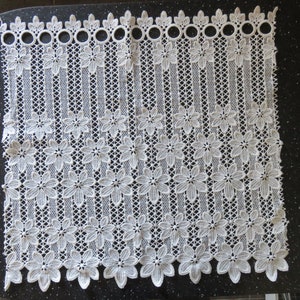 Country Breeze, Vintage Curtain