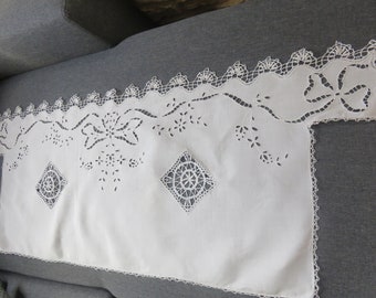 Ancien Napperon Pour Têtière de Canapé, Broderie Richelieu, Années 40