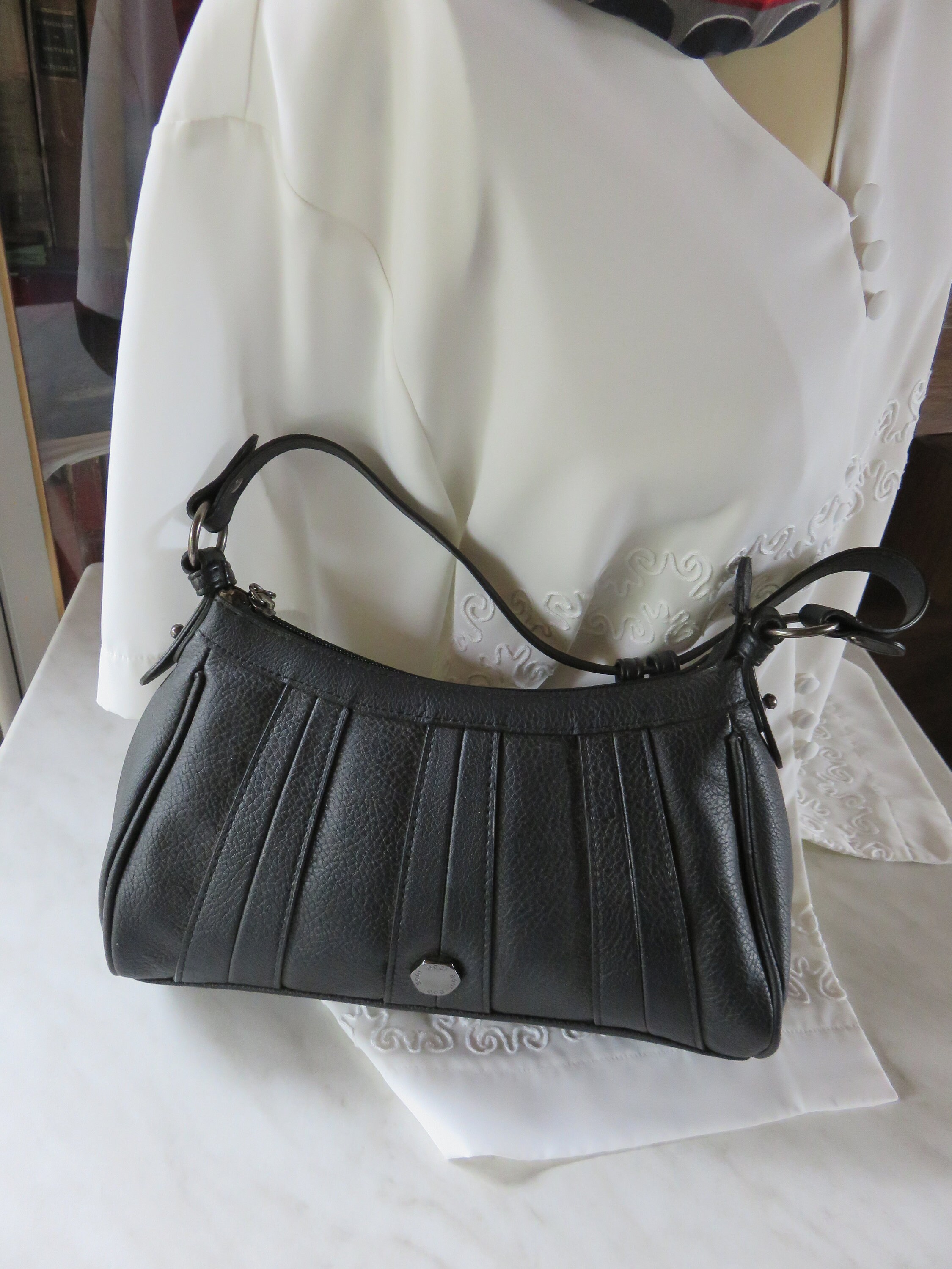 Boo fashion deals bags