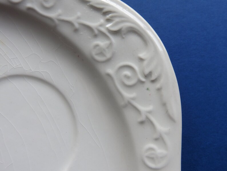 Plate Staffordshire Scenic relief Crown Devon Fieldings English Earthenware image 3