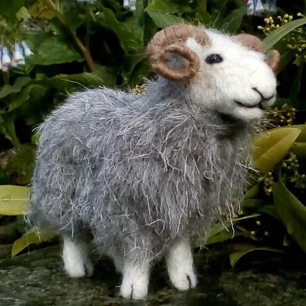 Kit de fieltro de aguja de oveja Herdwick SIN CAJA 100% LANA BRITÁNICA