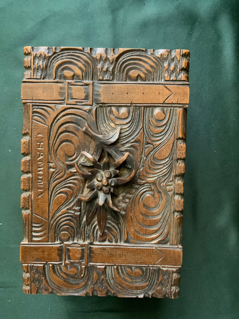 1910 Antique Carved Wood Chamonix hinged dresser box ca