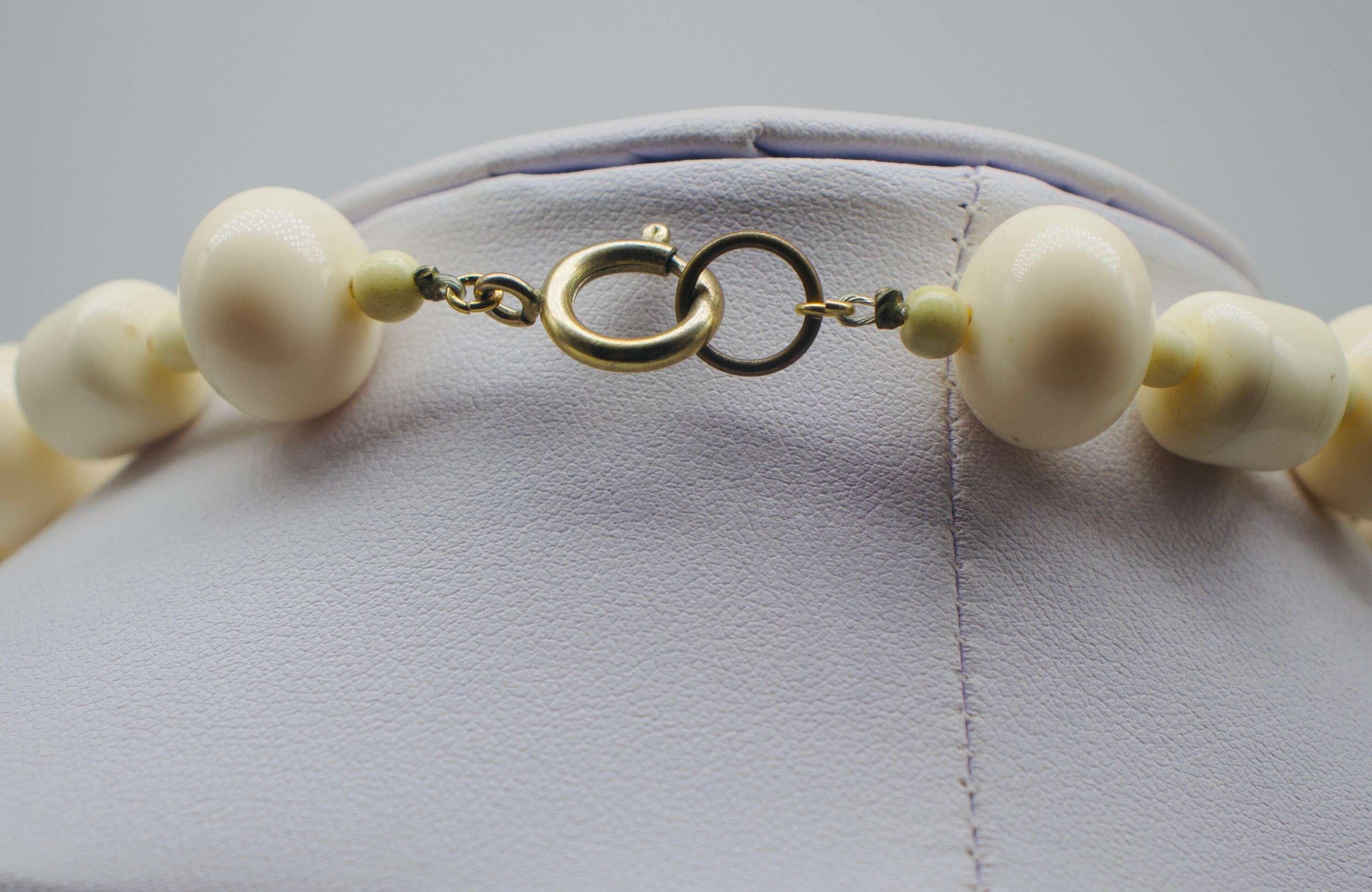Vintage Cream Beaded Necklace - Etsy