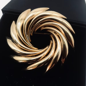 Large Vintage Swirl Brooch