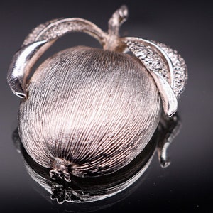 Vintage Sarah Coventry Brooch
