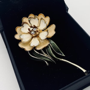 Large Coro Flower Brooch