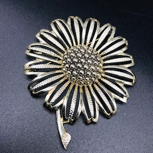 Vintage Sarah Coventry  Brooch