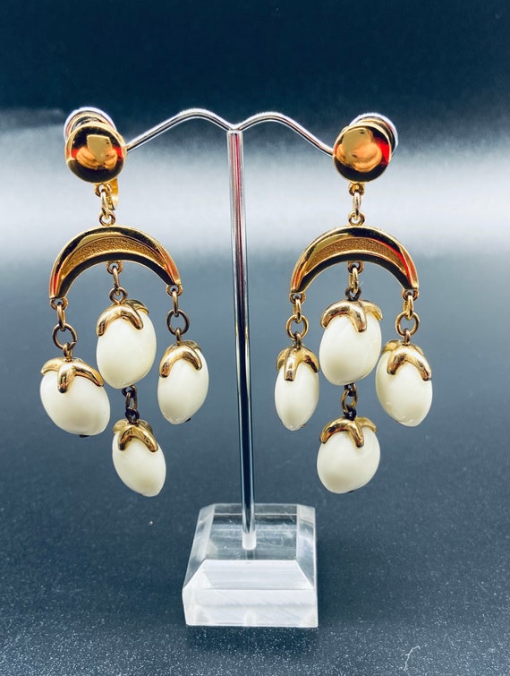 Crown Trifari Cream Earrings