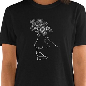 Woman Floral Crow Short-Sleeve Unisex T-Shirt