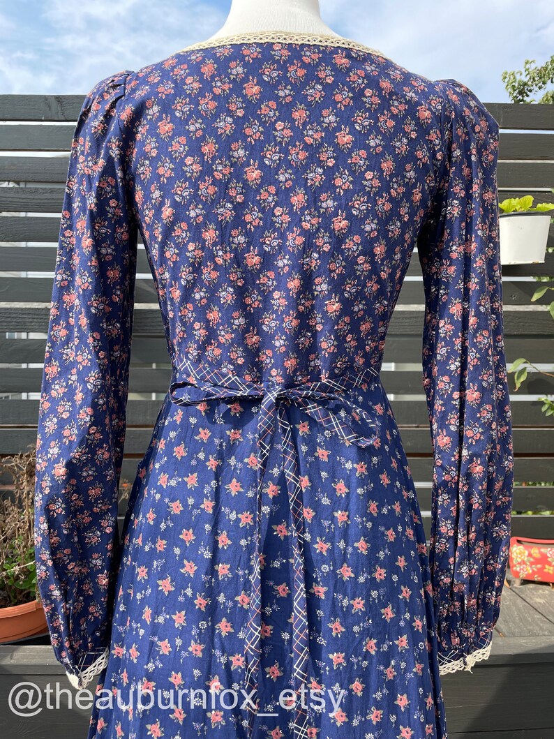 70's Gunne Sax Midnight Blue Floral Button Down Dress With Velvet Trim ...