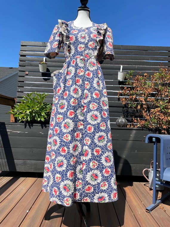 navy blue sunflower dress Hyacinth House Navy & Slate Sunflower Eyelet Helen Mini Dress Navy & Slate Sunflower Eyelet / XXL