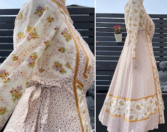 Vestido midi con botones florales dorados Gunne Sax de los años 70 Sz XXS