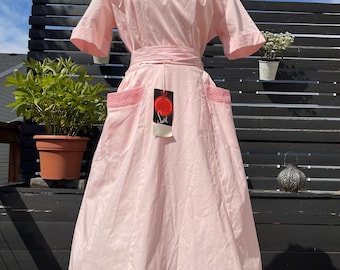 50's Swirl Wrap Dress in Ballet Slipper Pink (Deadstock) Sz L
