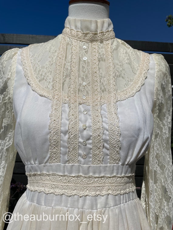 70's Gunne Sax Cream Maxi Dress with Lace Detail Sz 11 - Gem
