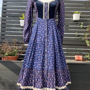 70's Gunne Sax Midnight Blue Floral Button Down Dress With Velvet Trim ...