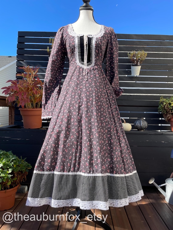 lace long sleeve dress midi SEA NY Arianna Lace Short Sleeve Midi Dress in Blue – Hampden Clothing