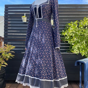 70&#39;s Gunne Sax Midnight Blue Floral & Polka Dot Midi Dress Sz S